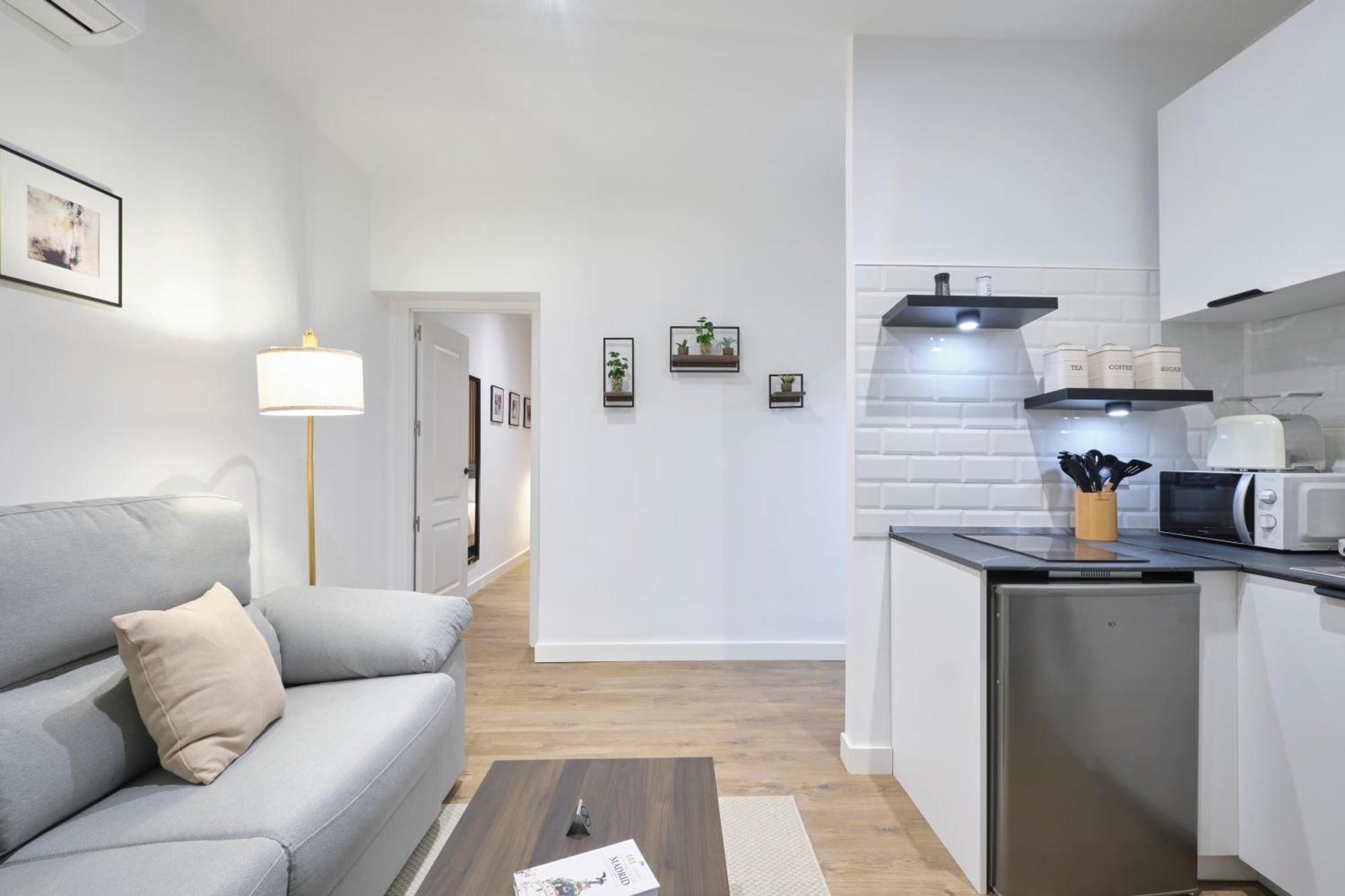 Lovely - Completo En Excelente Ubicacion En * Madrid